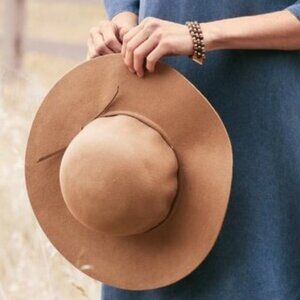 D&Y Wide Brim 100% Wool Felt Camel Tan Foldable Floppy Hat w/ Fixed Bow Detail